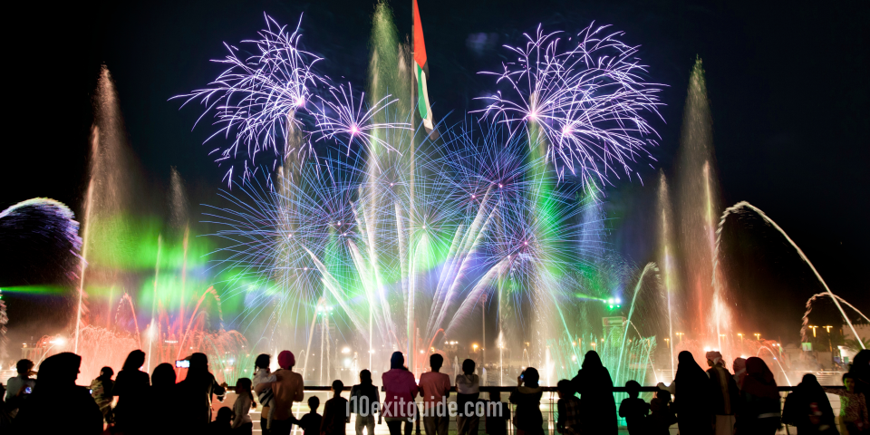 960x480-watching-fireworks 4th of July | I-10 Exit Guide